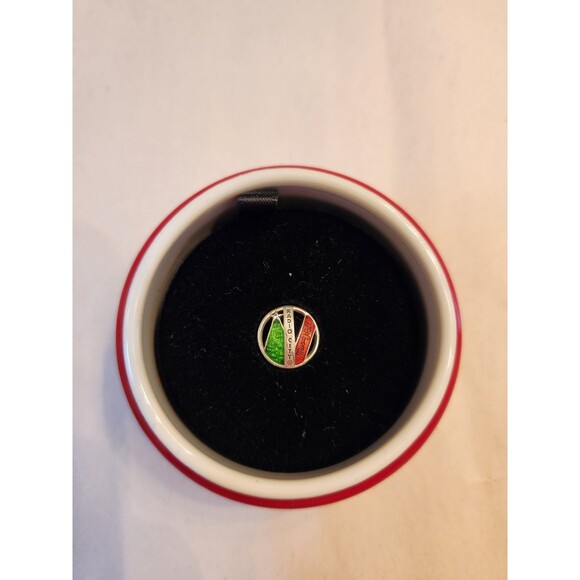 EUC Pandora Radio City Music Hall Charm 2018 Limited Edition Retired With Case - Picture 5 of 7